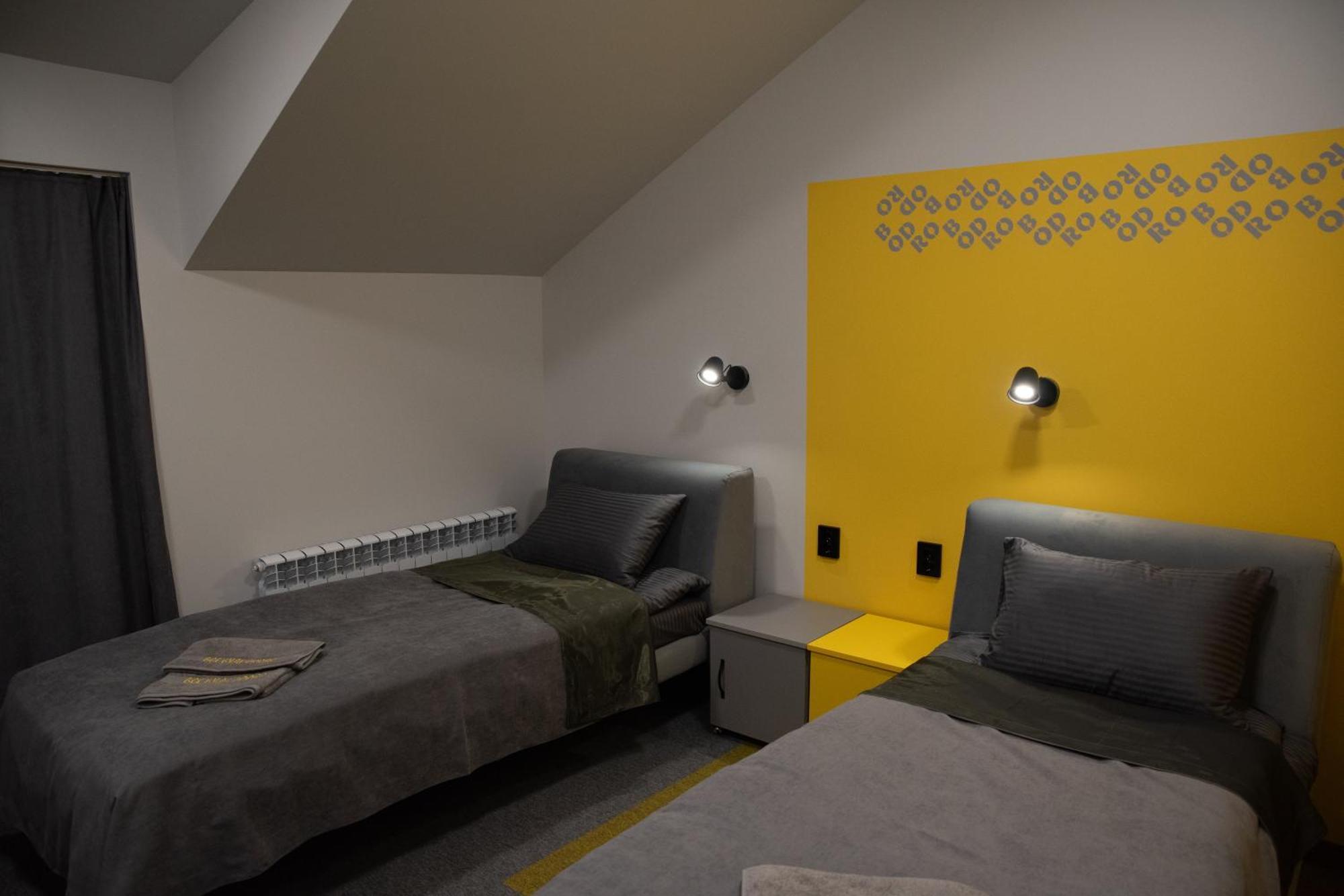 Готельні Кімнати Bodro Clinic Novovolyns'k Bagian luar foto