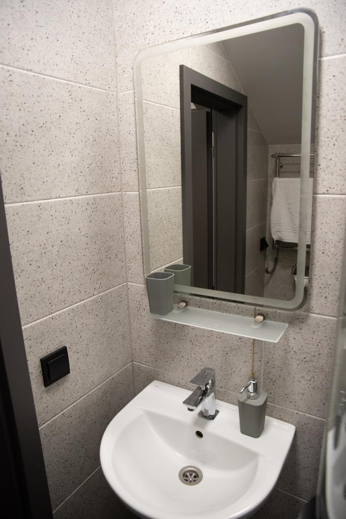 Готельні Кімнати Bodro Clinic Novovolyns'k Bagian luar foto